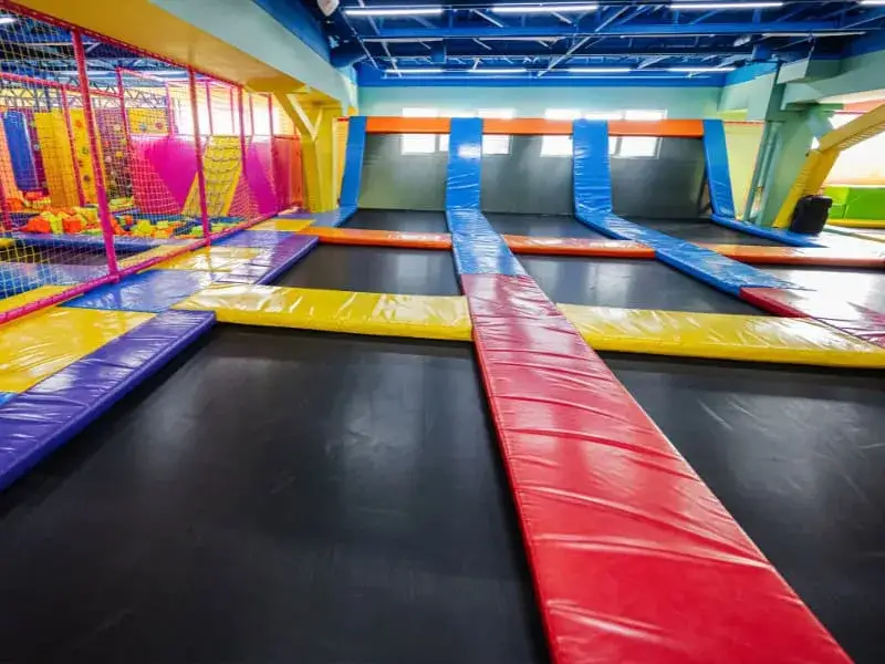 Indoor-Attraktionen in der Nähe: Ideen & Tipps für jedes Wetter