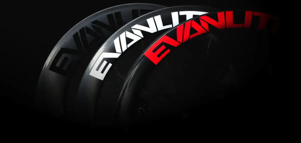 Szytka czy opona: co wybrać, aby uniknąć kosztownych błędów?