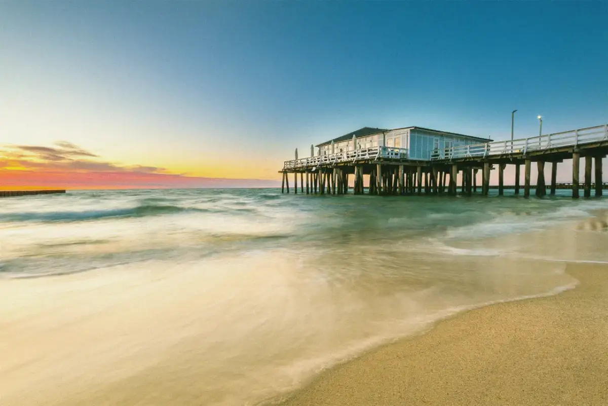 Ustronie Morskie atrakcje: Odkryj więcej niż tylko plażę!