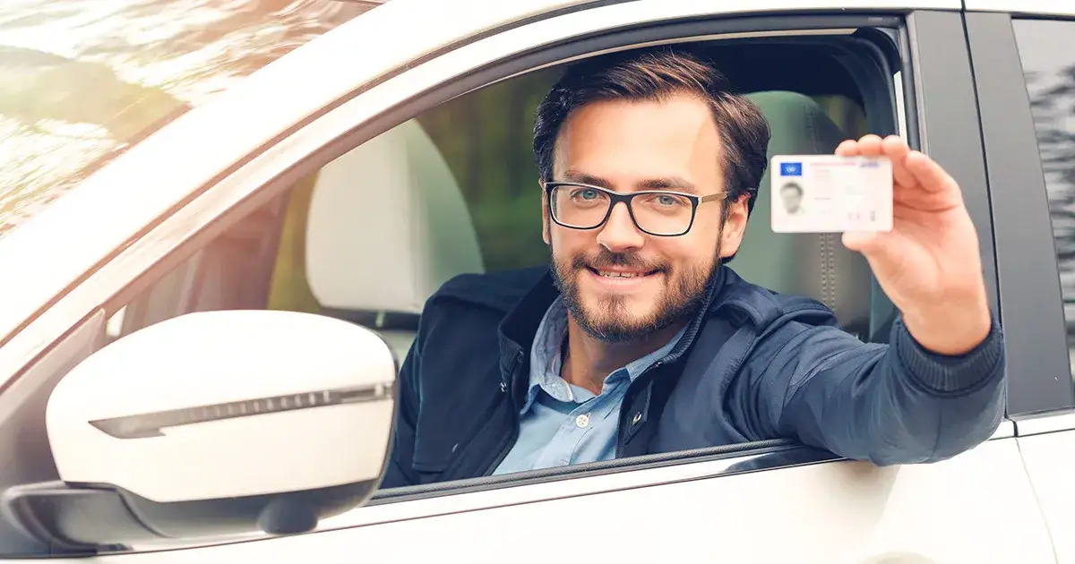 Jak wygląda robienie prawa jazdy w Polsce? Poznaj kluczowe kroki i wymagania