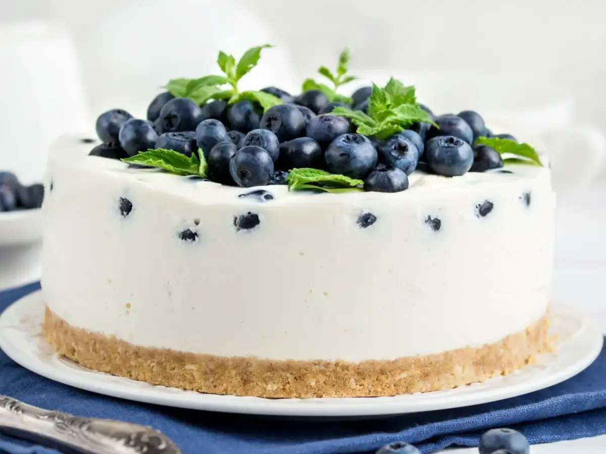 Sernik na zimno: Jak zrobić idealny, kremowy deser bez pieczenia?