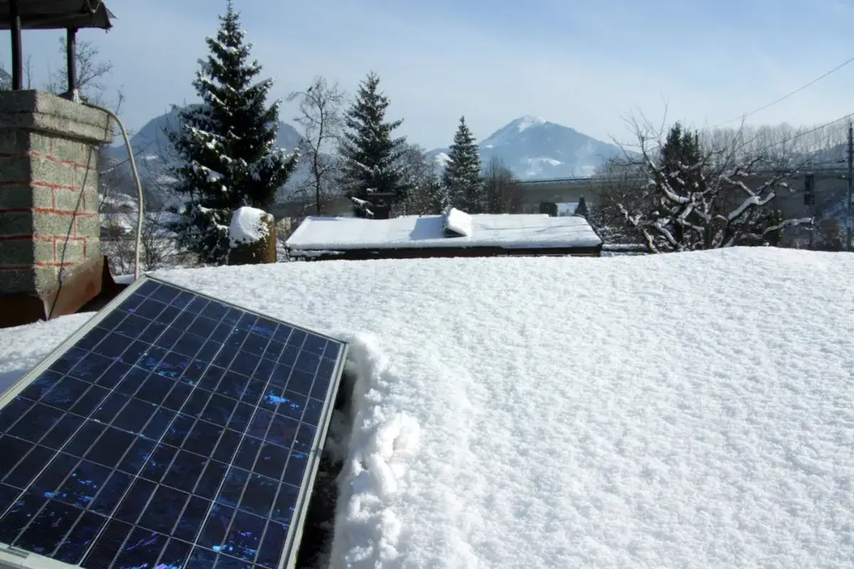 Fotowoltaika zimą w Polsce: tak, panele działają i to się opłaca!