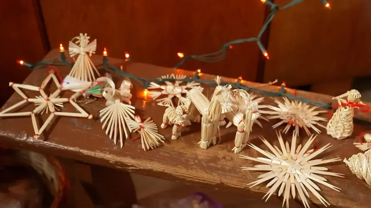 Ludowe ozdoby choinkowe jak zrobić – proste i piękne dekoracje do domu