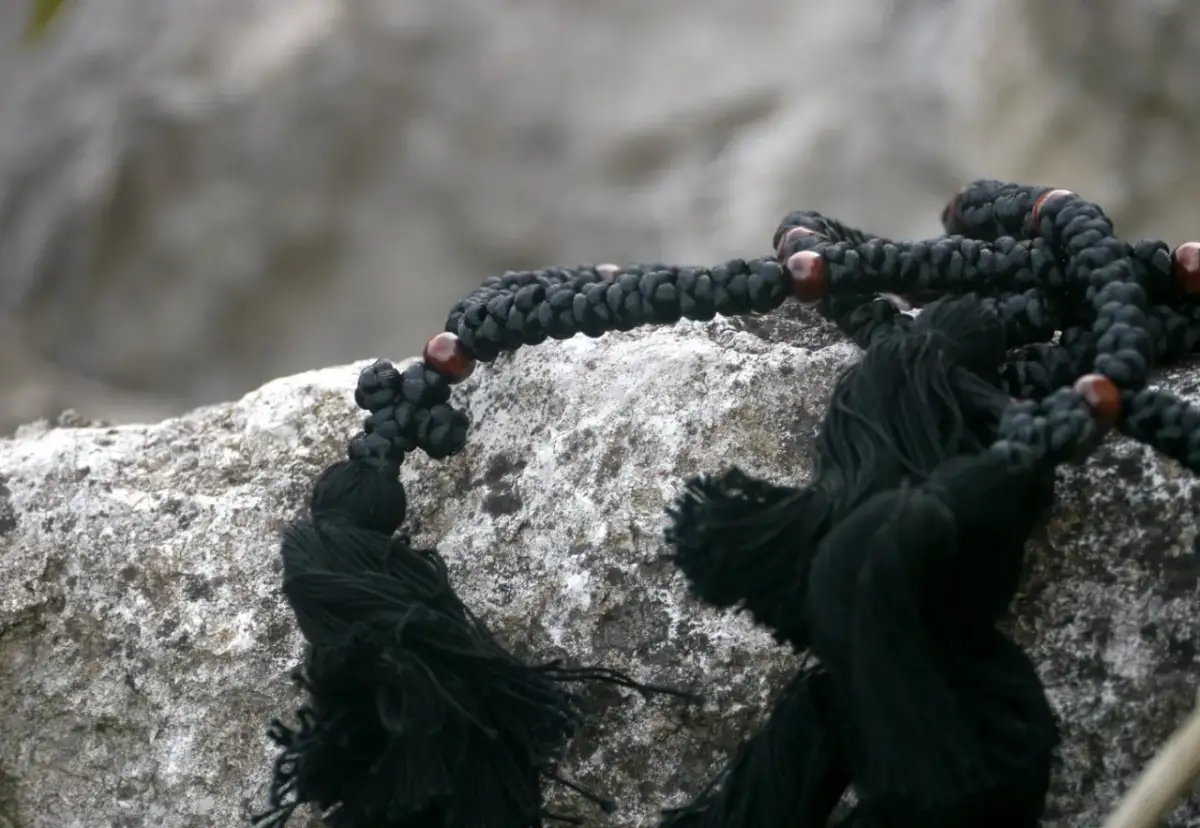 Modlitwa kontemplacyjna - co to jest i jak ją praktykować?