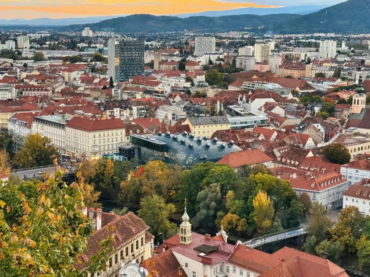 Graz: Odkryj niedocenioną perłę Austrii. Przewodnik po atrakcjach