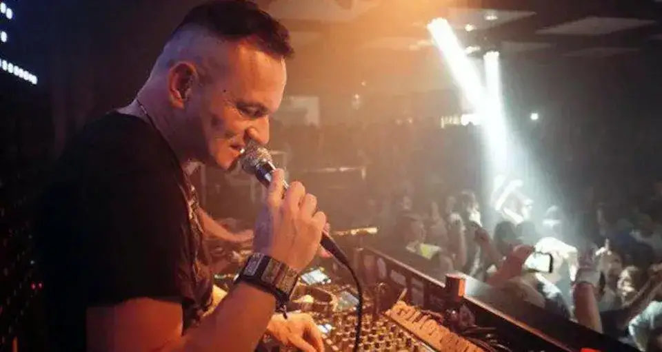 Ile bierze DJ Hazel za występ? Odkryj zaskakujące stawki!