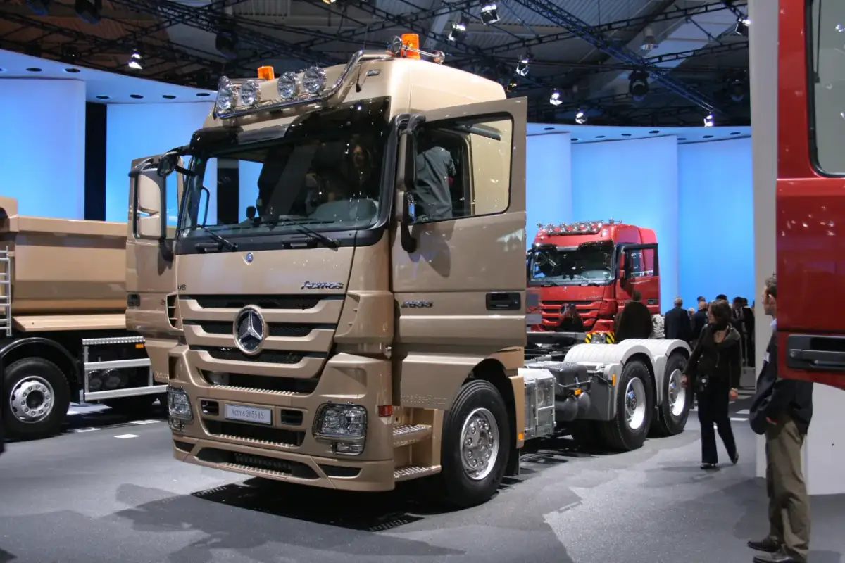 Mercedes-Benz Actros MP3 – innowacje, dane techniczne i popularność w transporcie