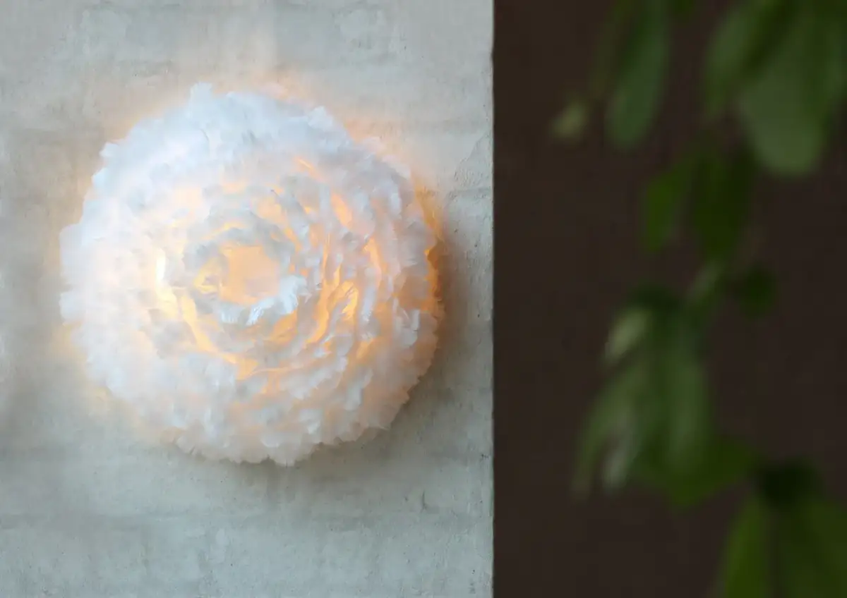 Na jakiej wysokości kinkiety w salonie, aby uniknąć błędów?