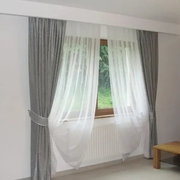 Ile metrów firanki na okno? Prosty sposób na idealne wymiary