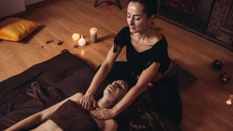 Na czym polega masaż tantryczny? Odkryj jego duchowe korzyści
