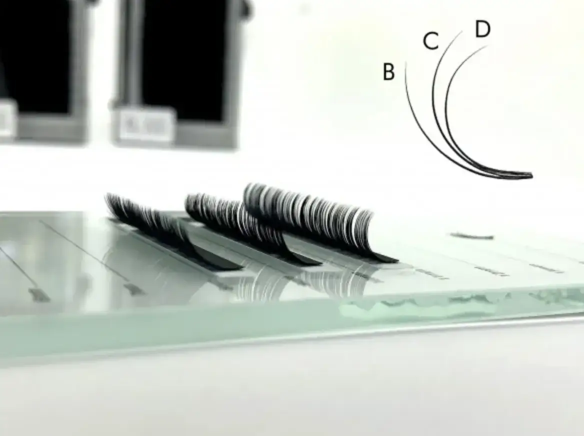 Które rzęsy do przedłużania wybrać? Poznaj wszystkie ich rodzaje