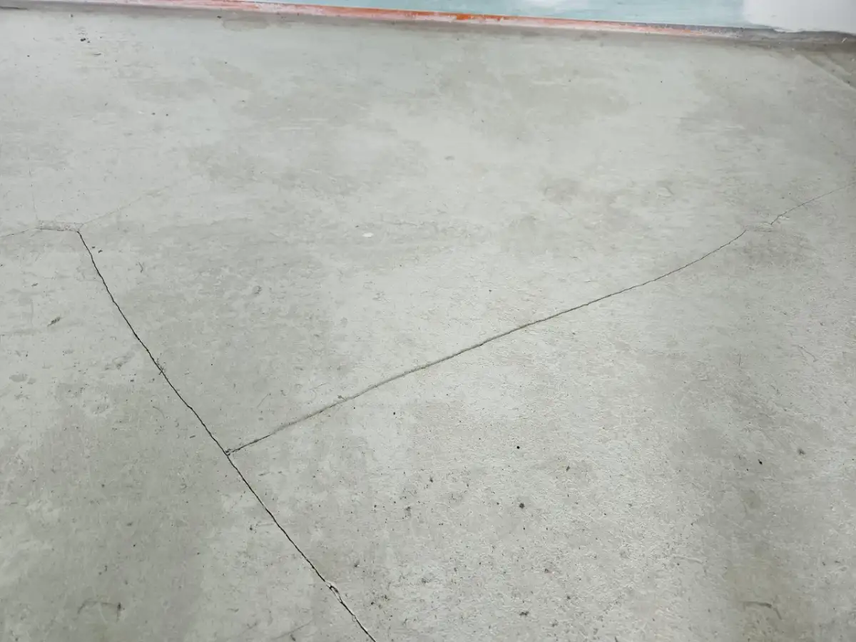 Czy 5 cm wylewki wystarczy na podłogę? Odpowiedź może Cię zaskoczyć