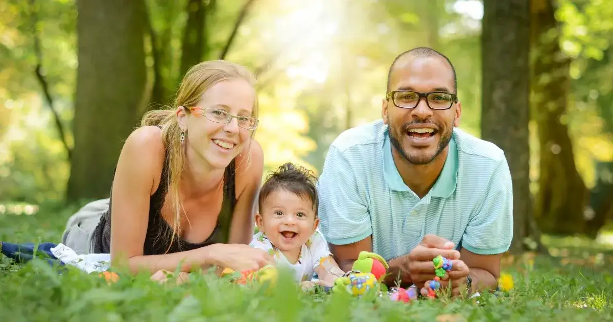 Kto może adoptować dziecko? Sprawdź wymagania i warunki adopcji