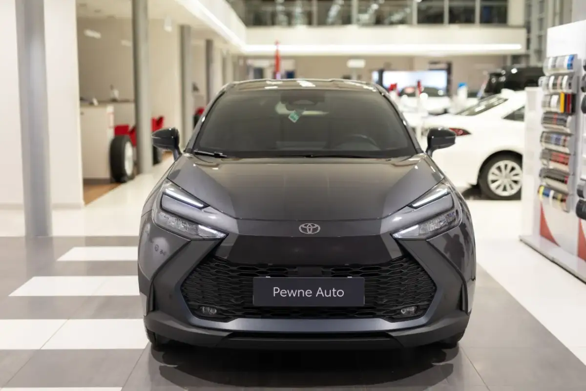 Ile kosztuje Toyota C-HR hybrid? Poznaj ceny i ukryte koszty