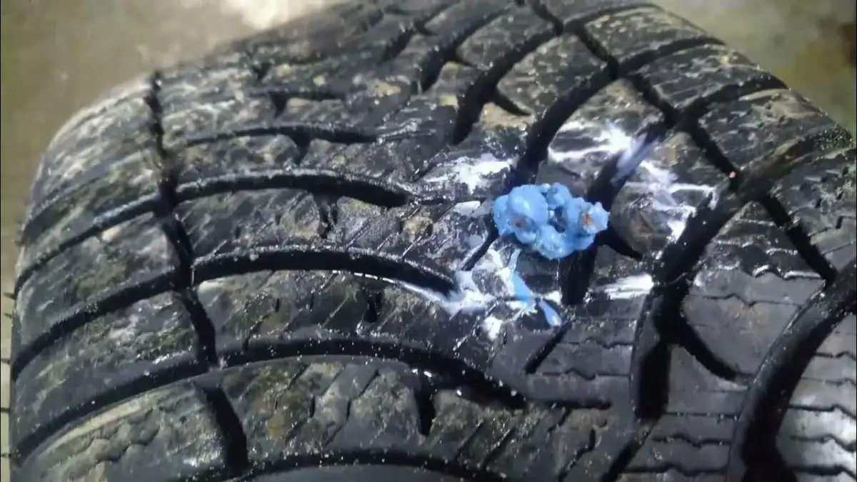 Czy kołkowanie opony jest bezpieczne? Zalety, wady i ryzyka naprawy