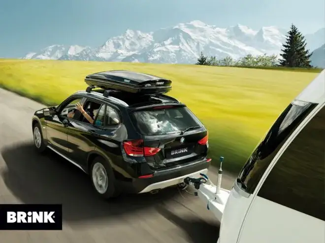 Zaczep do holowania pojazdu – kiedy jest obowiązkowy i co warto wiedzieć