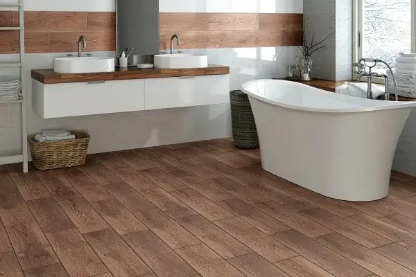 Gres czy płytki do łazienki: co wybrać, aby uniknąć problemów?