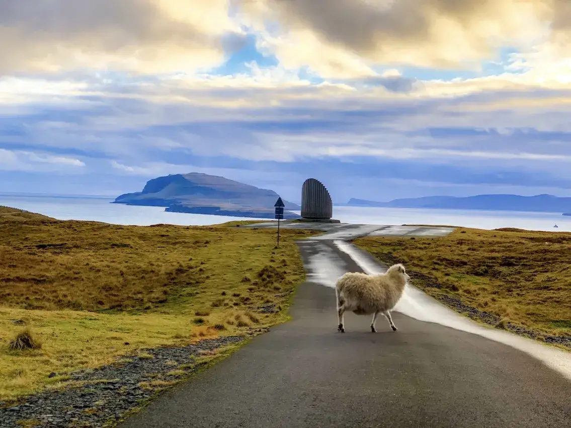 Wyspy Owcze do kogo należą? Zaskakujący status prawny i autonomia