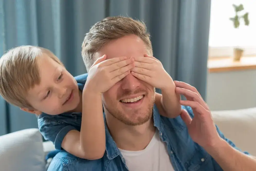 Facet z dzieckiem czy to ma sens – wyzwania i korzyści w relacji