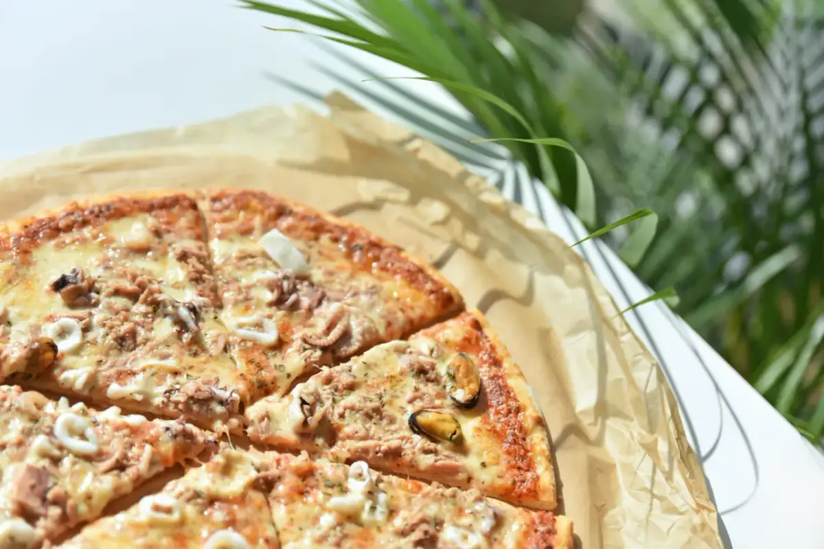 Czy pizza jest lekkostrawna? Odkryj, co wpływa na trawienie