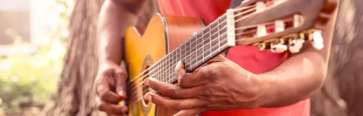 Jak zagrać gamę na gitarze - proste kroki dla początkujących