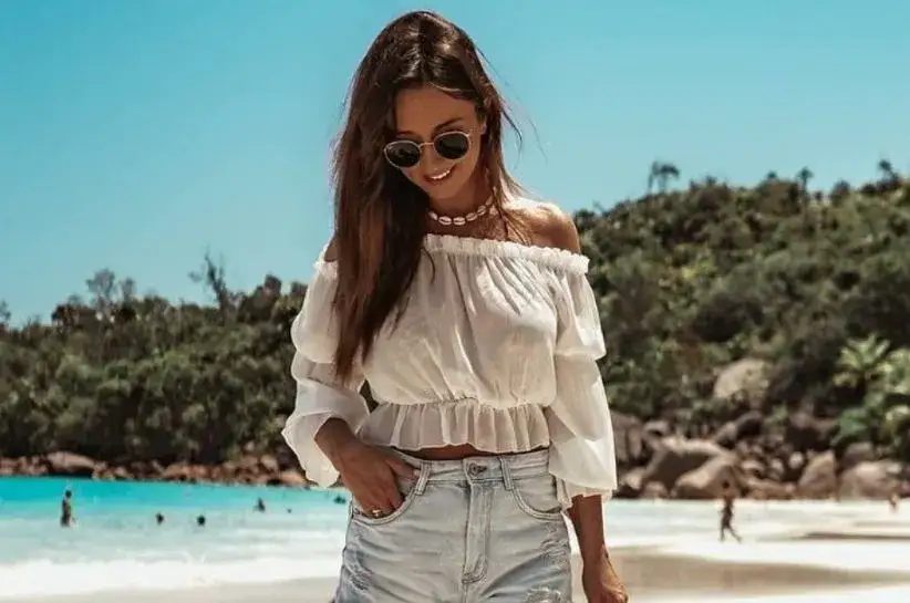 Jak nosić bluzkę hiszpankę, by wyglądać olśniewająco latem?