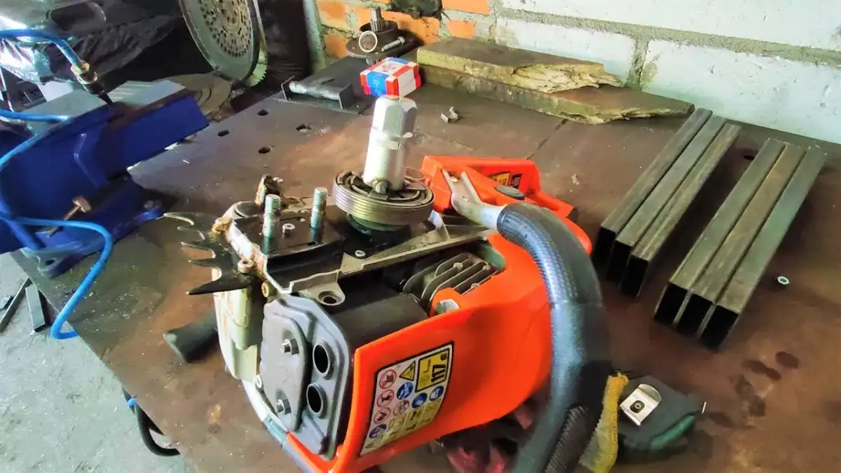 Jak odkręcić sprzęgło w pile spalinowej NAC - proste kroki i porady