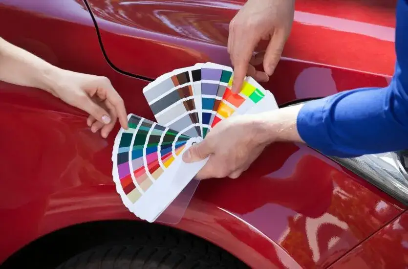 Jak dobrać idealny kolor lakieru do samochodu i uniknąć błędów w wyborze