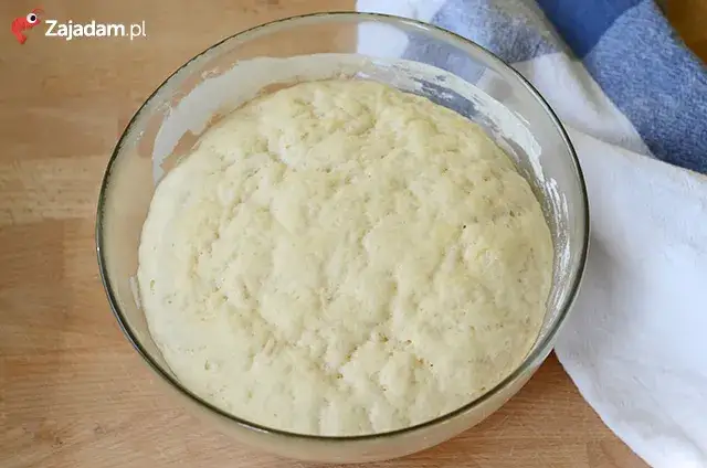 Czy ciasto na pizzę można mrozić? Odkryj praktyczne porady!