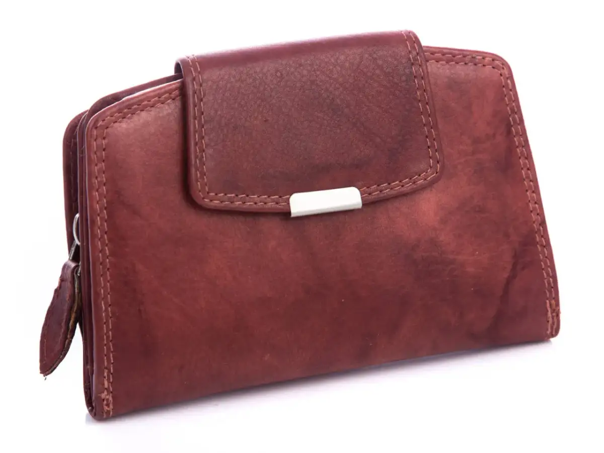 Jakie marki portfeli damskich warto znać? Cechy i zalety najlepszych firm