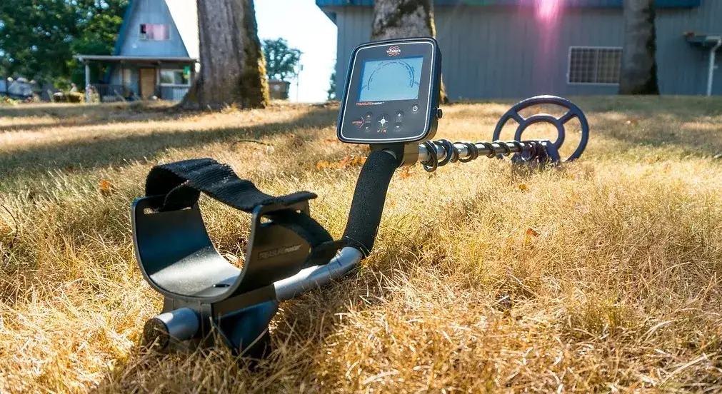 Jak wybrać najlepszy wykrywacz metali? Ranking i porady dla początkujących