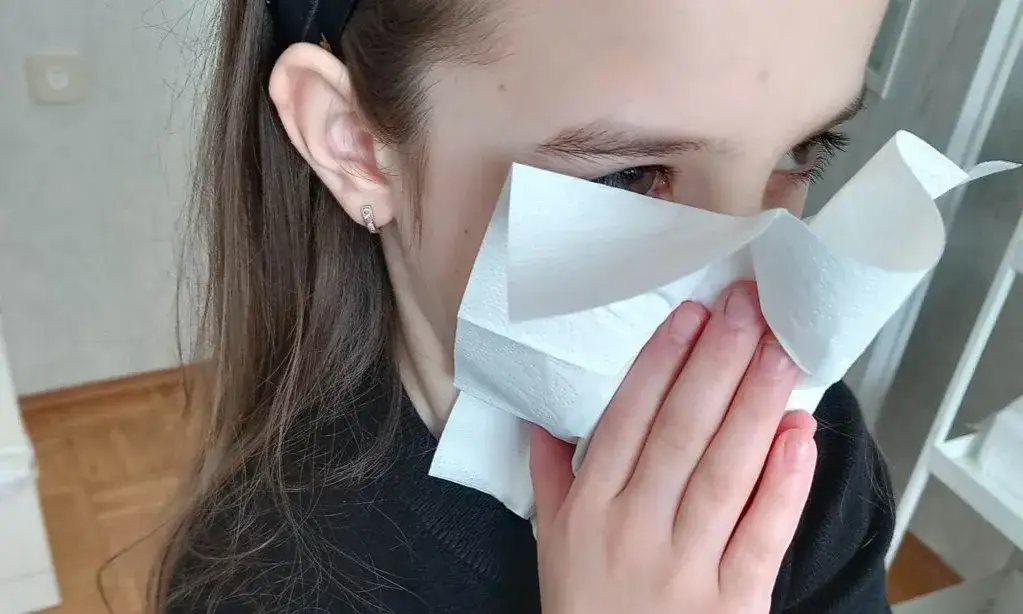 Jak nauczyć dziecko wydmuchać nos? Praktyczne porady i zabawy, które pomogą
