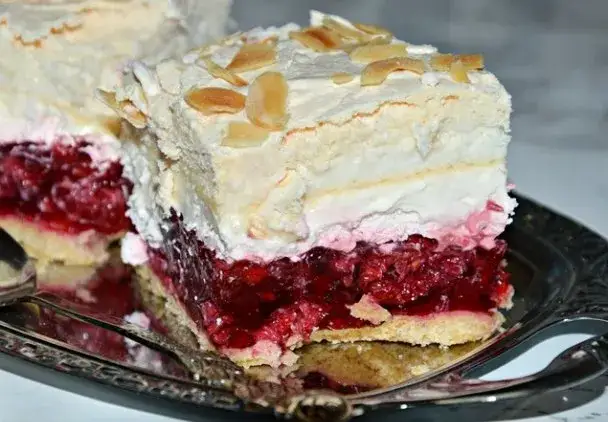 Malinowy Król – prosty przepis na pyszne ciasto z malinami