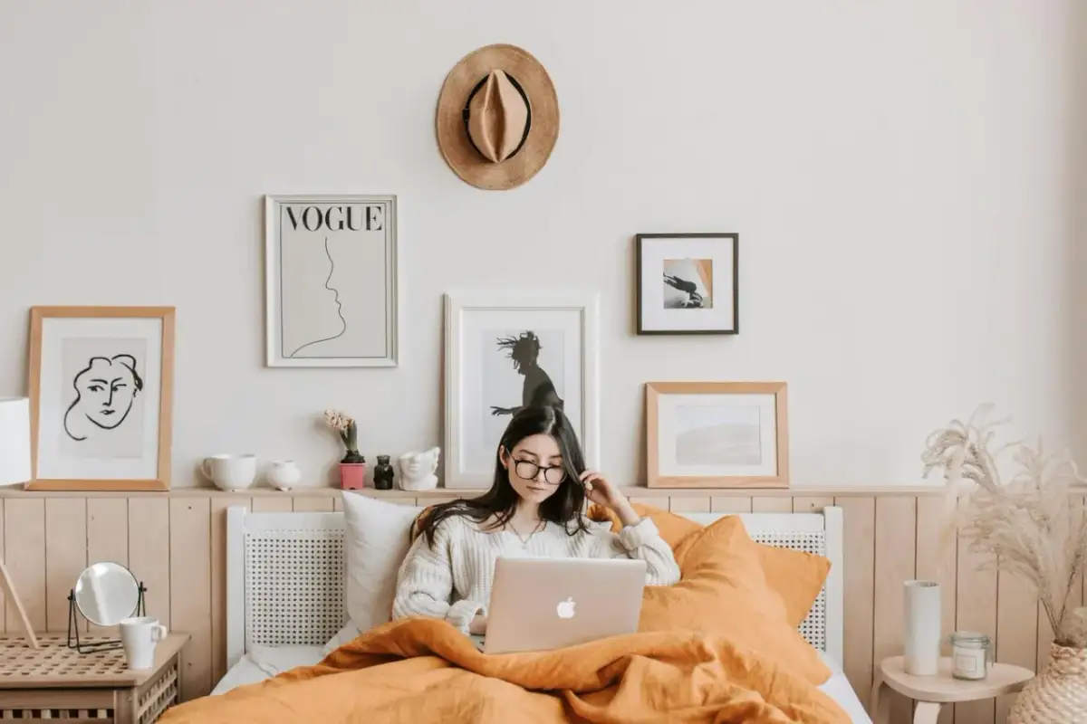 Ramki na zdjęcia. Jak dobrać je do innych dekoracji w mieszkaniu?