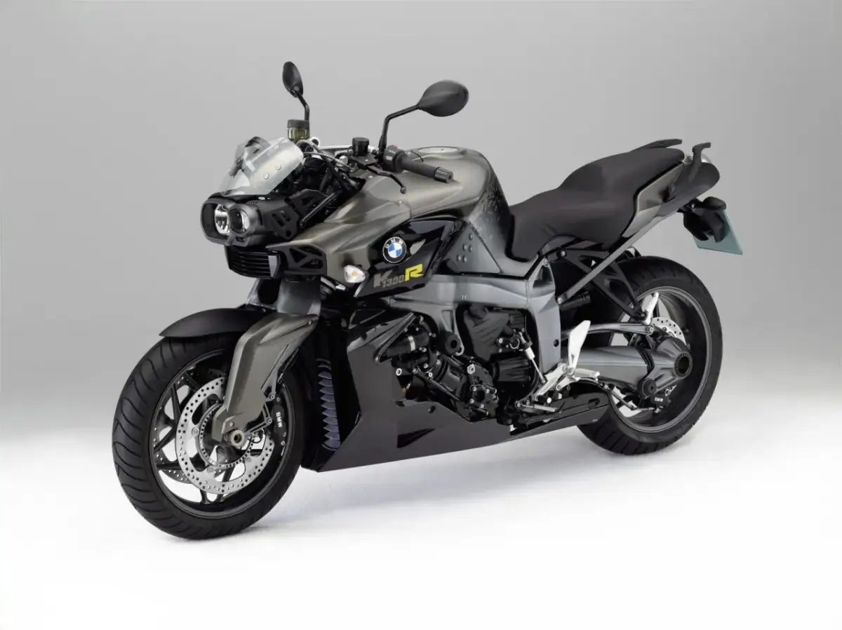 BMW K 1300 R – mocny motocykl z nowoczesnymi technologiami i opiniami użytkowników