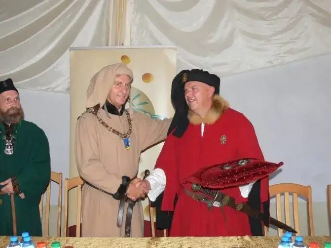 Kto jest właścicielem zamku w Gniewie? Zaskakująca historia i fakty