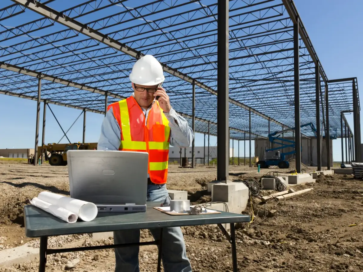 Jak sprawdzić uprawnienia operatora koparki i uniknąć problemów zawodowych