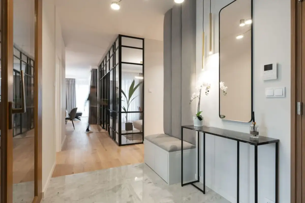 Co postawić na konsoli w przedpokoju: 10 stylowych pomysłów