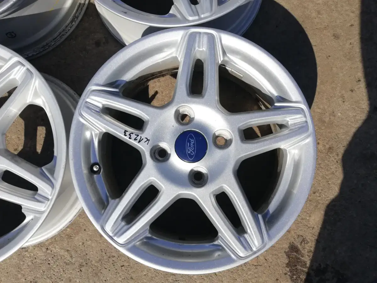 Jakie felgi do Fiesty wybrać? Poradnik doboru, rozmiary i zalecenia producenta