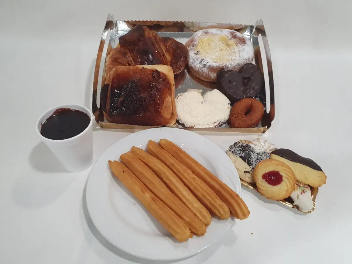Desayuno chocolate con churros: la tradición que no te puedes perder