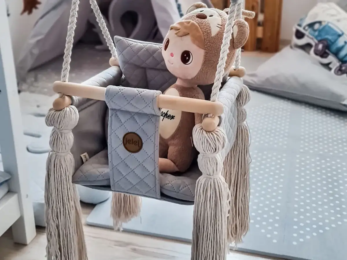 Huśtawka dla niemowlaka od kiedy? Sprawdź, co musisz wiedzieć!