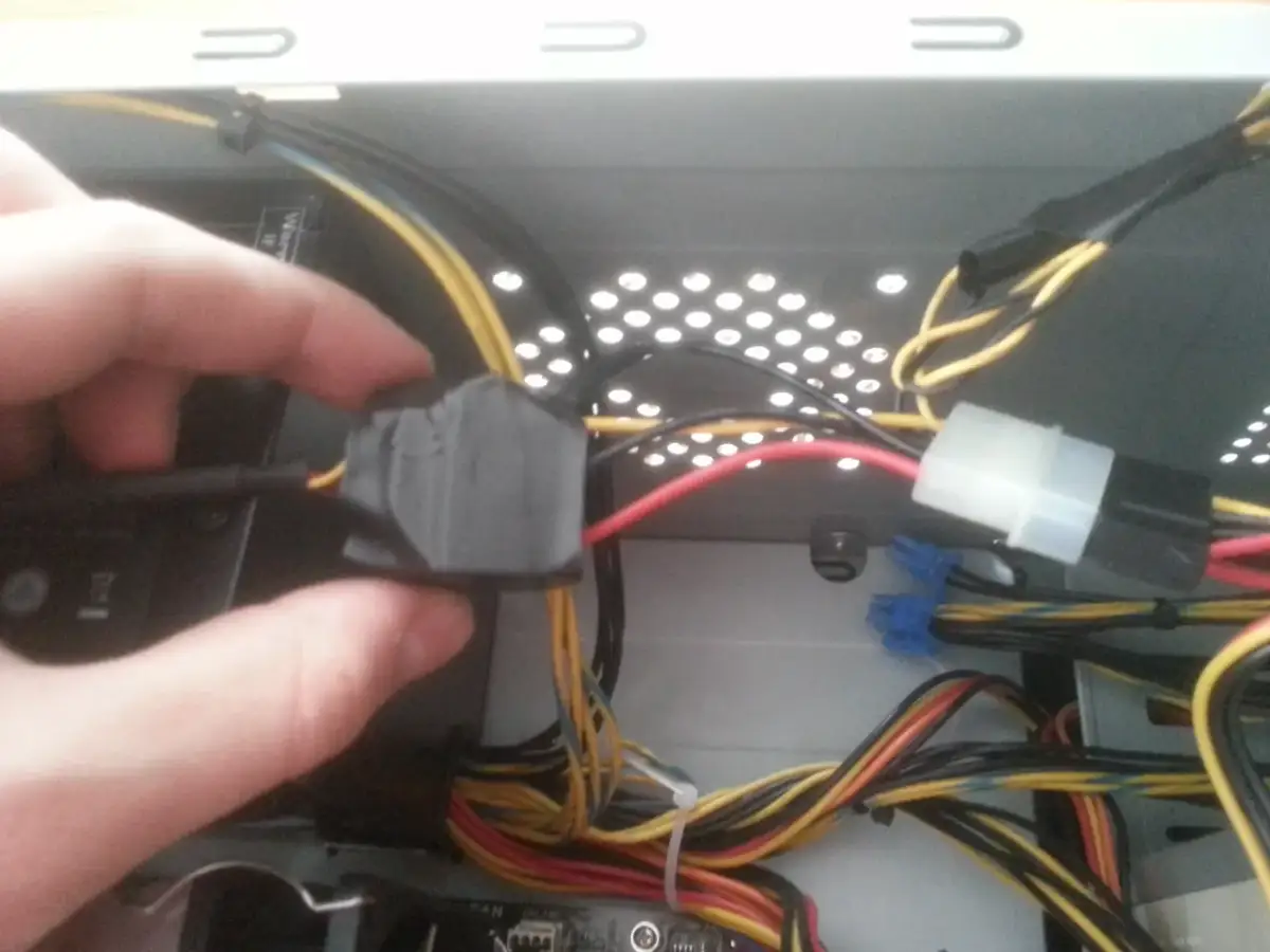 Czy można podłączyć wentylator chłodnicy na krótko? Uważaj na ryzyko