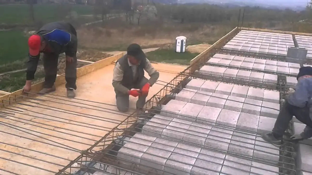 Zbrojenie balkonu wiszącego: klucz do bezpieczeństwa i stabilności