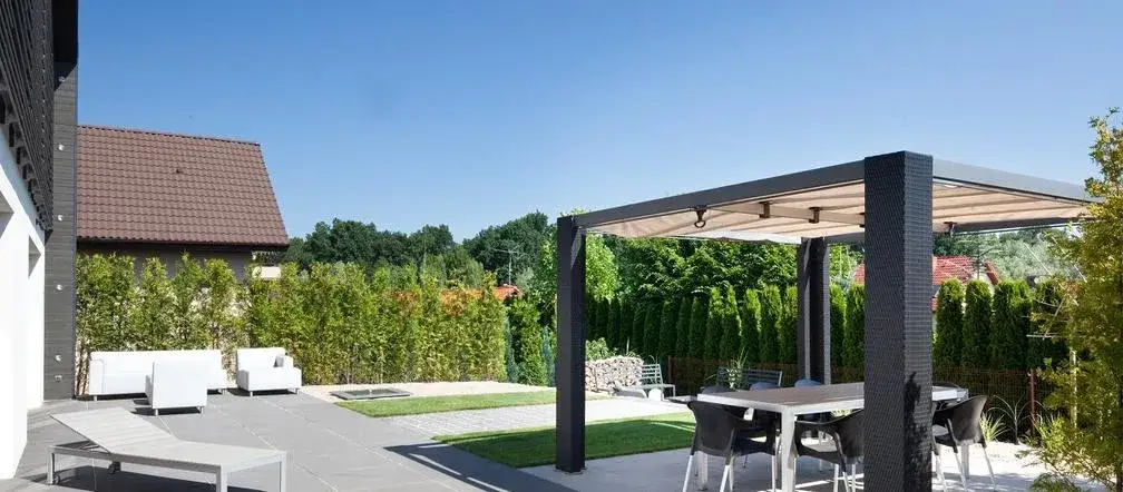 Jakie kafle na taras: Wybierz trwałe i estetyczne płytki na ogród