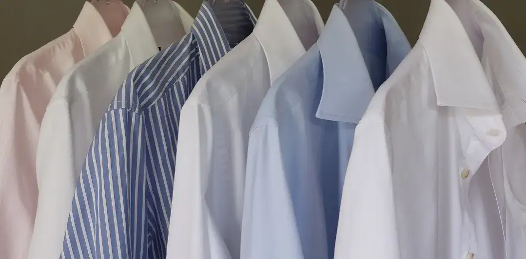 Co oznacza koszula z popeliny? Poznaj właściwości tkaniny