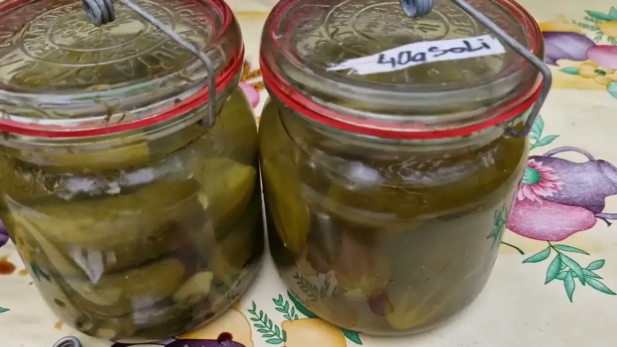 Ile daje się soli do ogórków kiszonych, aby uniknąć miękkości?