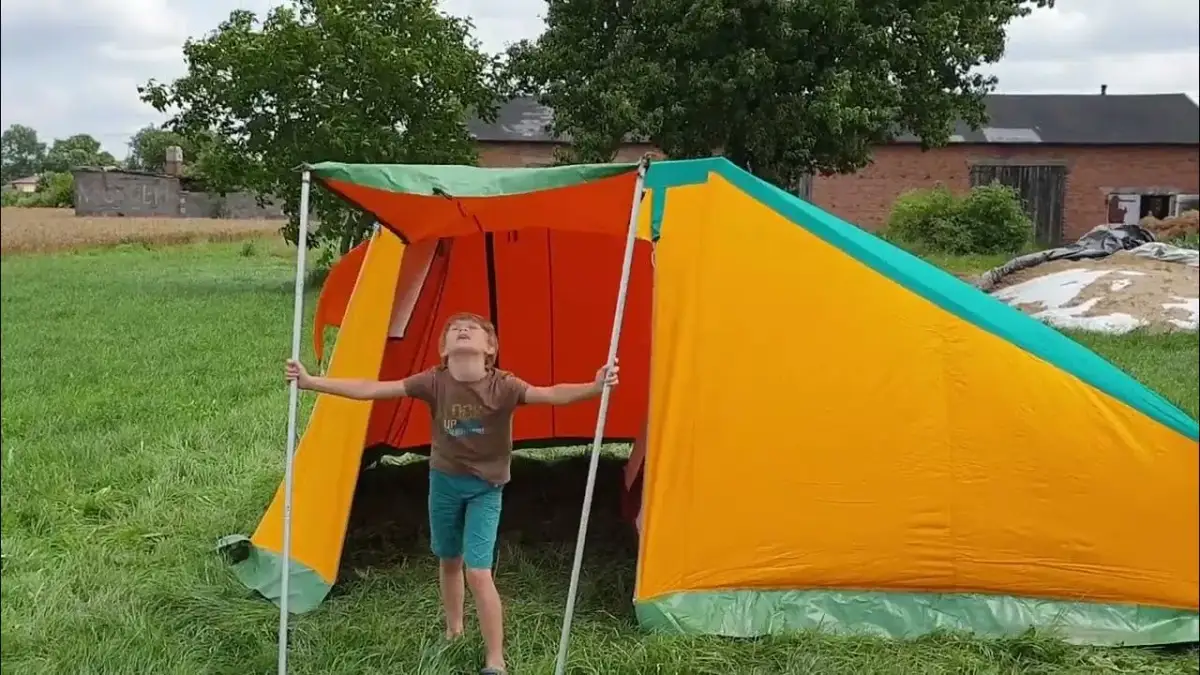 Jak rozbić namiot bez błędów: proste kroki i porady dla początkujących