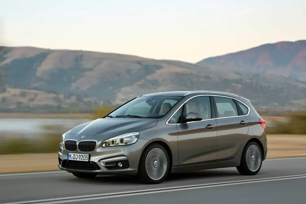 BMW 2 Active Tourer – co warto wiedzieć przed zakupem i jakie ma wady