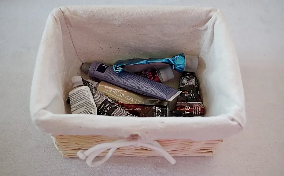 Czy farba do włosów ma termin ważności? Odkryj ryzyko używania przeterminowanej farby