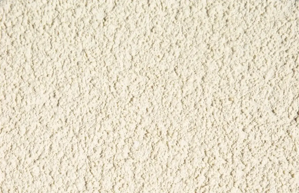 Tynki cienkowarstwowe jaki wybrać? Kluczowe czynniki i porady dla projektu